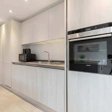 Spacious 3 Bed Home Cheltenham Exterior photo