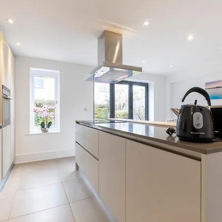 Spacious 3 Bed Home Cheltenham Exterior photo