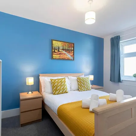 Spacious 3 Bed Home Cheltenham Exterior photo